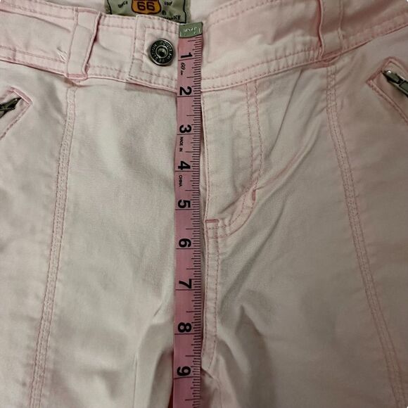 Route 66 ~ Womens Pink Capri Pants ~ size 10 ~ Button detailing on Pant legs - Picture 10 of 12